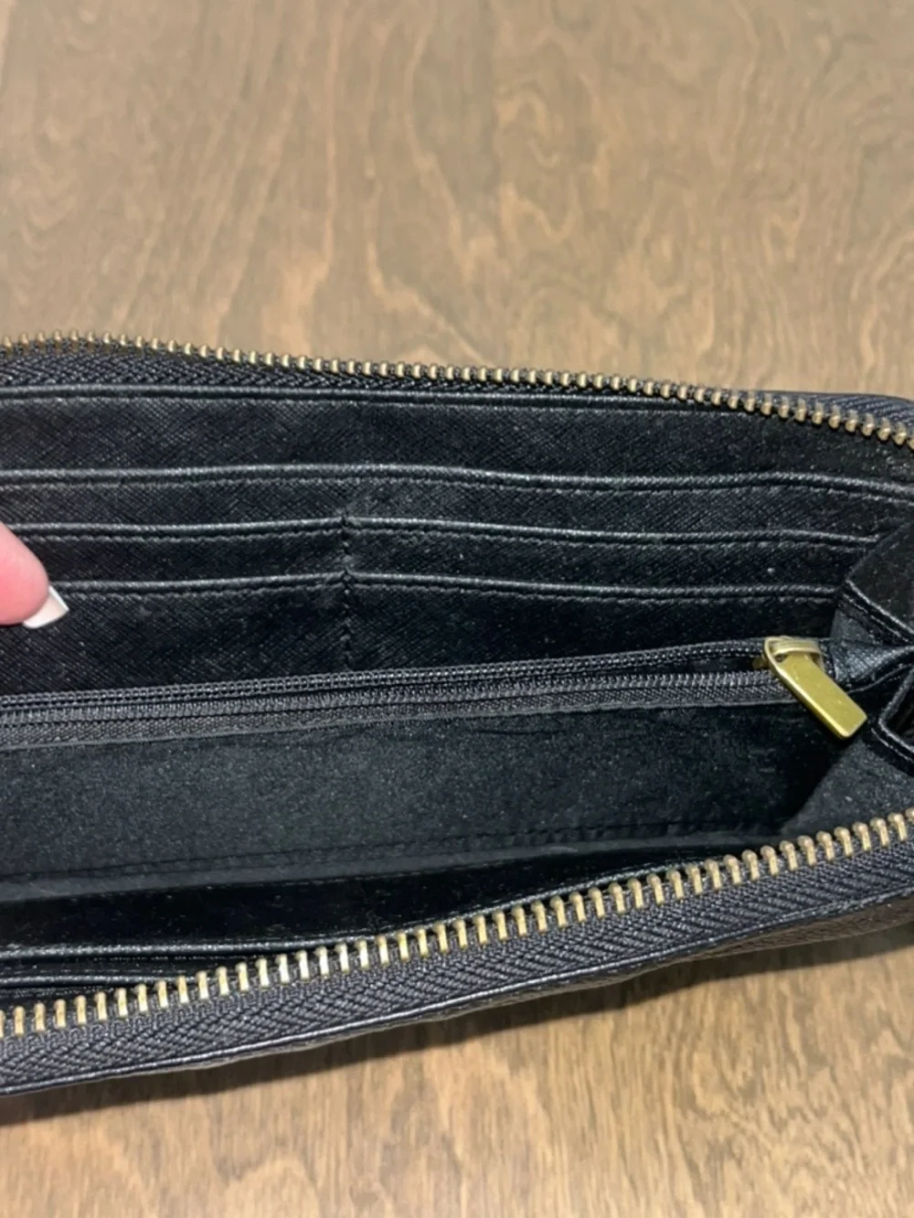 Fossil Women’s Black Solid Zip-Around Wallet Organizer w/ Credit Card Slots